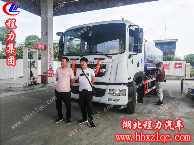 2019/05/31 鄭州吳總、唐總在程力專(zhuān)用汽車(chē)股份有限公司自提一輛12方東風(fēng)D9噴霧車(chē)，單號(hào)26729