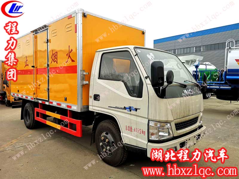 程力集團(tuán)江鈴順達(dá)易燃?xì)怏w廂式運(yùn)輸車(chē)（國(guó)五）