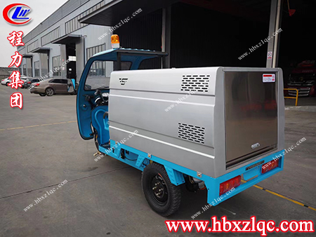 伸縮靈活，可360°旋轉(zhuǎn)，程力牌三輪高壓清洗車(chē)實(shí)現(xiàn)無(wú)死角清洗作業(yè)